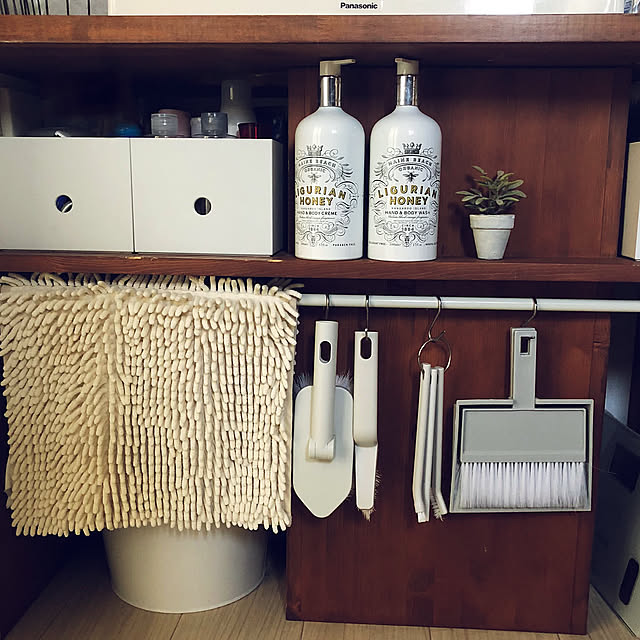Bathroom,バケツ,Ｓ字フック,吊るす収納,突っ張り棒,セリア,無印良品,洗面台下の収納,掃除道具の収納,ナチュラル,変わり映えしない場所 Kaeru-Mamaの部屋