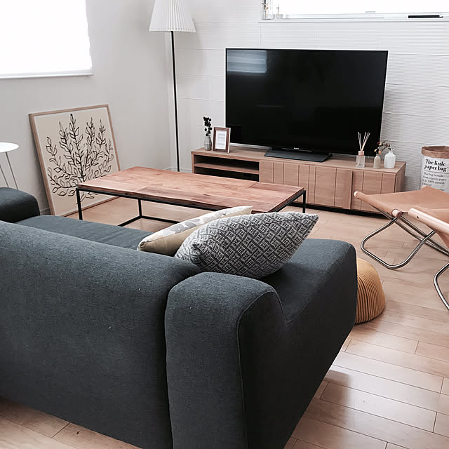 IKEA 照明,IKEA,ニーチェア,リビングテーブル,ソファ,インテリア,シンプルな暮らし,花のある暮らし,花のある生活,IDEE,アンリ・マティス 「低木」,アンリマティス,Overview,アンジェwebshop kuma__0723の部屋