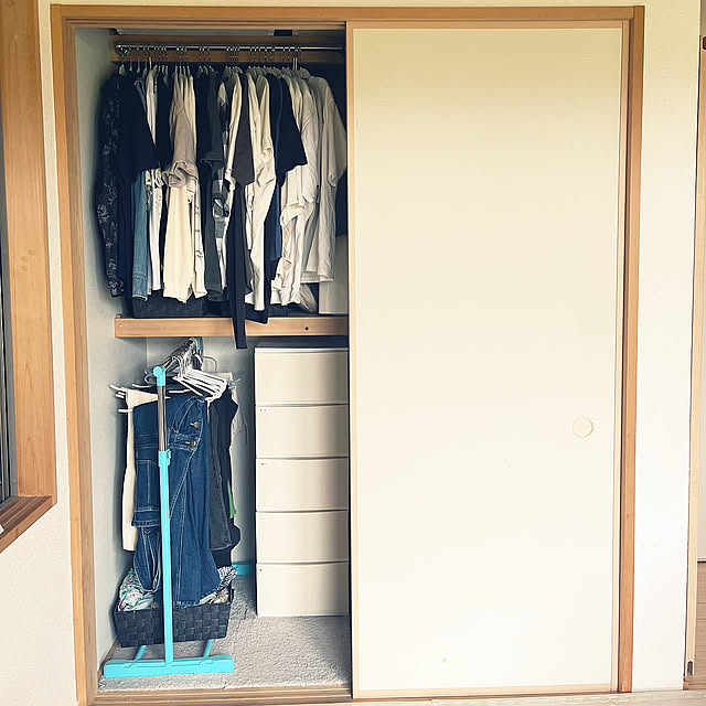 パジャマ・下着 引き出し収納,洗濯用品の収納,おしいれ改造,和室改造,大人の服 かける収納,子供の服 引き出し収納,クローゼット収納,おうちをキレイに保つ習慣,こどものいる暮らし,すべりにくい省スペースハンガー ニトリ,Fitz,On Walls,裁縫道具収納,ティッシュ・マスクストック,右下 子供の洋服,左 大人の洋服 pekoの部屋