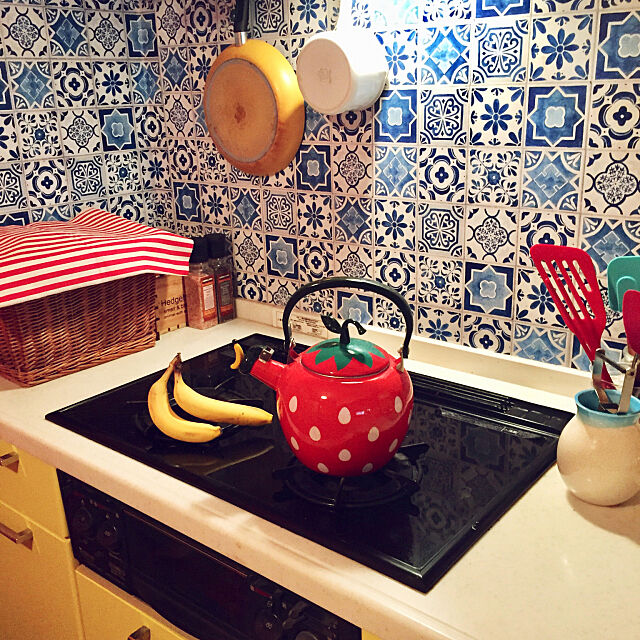 Kitchen,バナナ,いちご,イエロー×ブルー,イエロー,モロッコタイル柄,タイルシート,ケトル,やかん,ブルー,カラフル kfの部屋