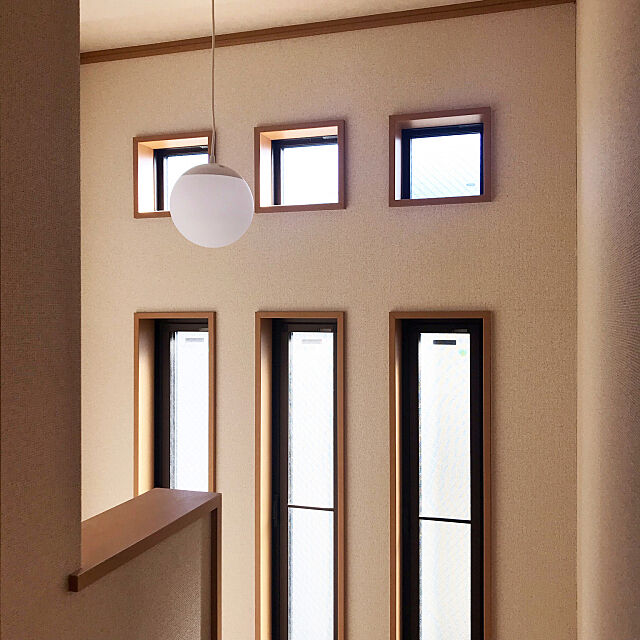 On Walls,三連窓,階段,FADO,IKEA 照明,照明,防災 kamiの部屋