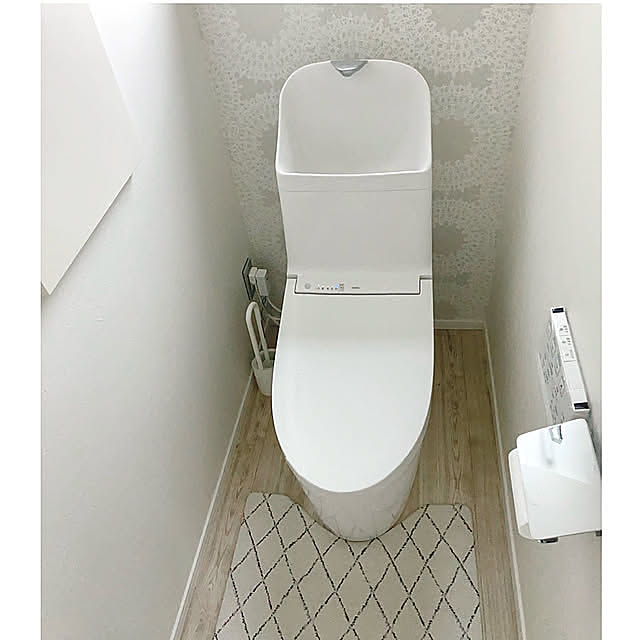 イベント参加,チェスナット,LIXIL Dフロア,トイレマット,ニトリ,2Fトイレ,GG-800,gg,TOTO,モノトーン,ホワイト×グレー,アクセントクロス,モノトーンインテリア,シンプルモダン,Bathroom mi_yan.の部屋