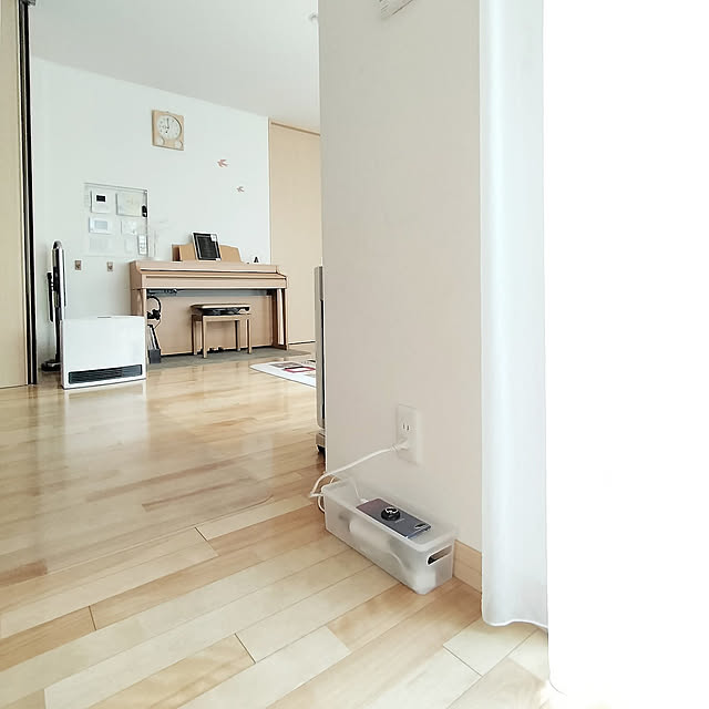 On Walls,コード収納,コンセントボックス,充電コーナー,コメリ ホームストレージ mayumi.sの部屋