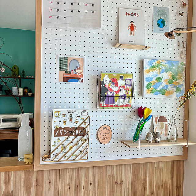 My Shelf,こどもと暮らす,カプセルトイ,ポストカードディスプレイ,ディスプレイコーナー,ダイソー,ナチュラル,100均,北欧,ドライフラワー,絵本収納,木のある暮らし,DIY,セリア,雑貨 pan__maruの部屋