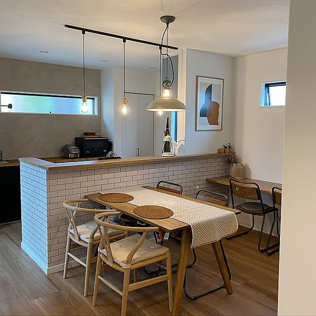 コンクリート風壁紙,バルミューダ レンジ,アートポスター,unico ダイニングテーブル,unico,ADDAY,ZARA HOME,IKEA,Yチェアー,アンティーク,カフェ風,北欧,オシャレ,マイホーム生活,リクシルDフロア,ACTUS,グレークロス,Kitchen mnyaの部屋