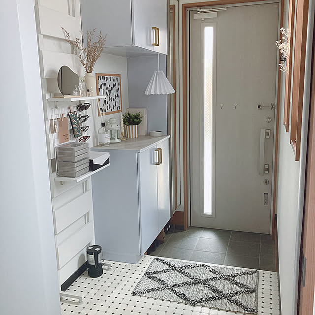狭い玄関,ニトリ,玄関マット,狭小住宅,海外インテリアに憧れる,プチプラDIY,プチプラインテリア,100均,男の子と暮らす。,韓国インテリア,建売住宅,DIYのおうち,２人暮らし,セルフリノベーション,北欧インテリア,子供と暮らす,ホワイトインテリア,Entrance aomaの部屋