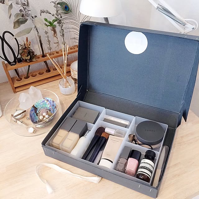 コシャー箱,Aesop,メイクボックス,THREE,収納,メイク道具,FOUND MUJI,理化学ガラス容器,小泉硝子製作所,試験管,シンデレラフィット,理系インテリア,理系雑貨,実験器具 Katsuraの部屋