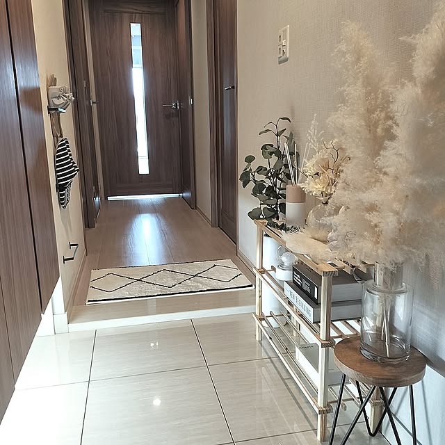 Entrance,玄関ディスプレイ,子供のいる暮らし,フランフラン,うさぎの置物,玄関マット,玄関インテリア,ニトリ,百均,ダイソー,フェイクグリーン,IKEA,イケア,ディヒューザー,サークルスタンドS,3枚投稿 Riokkumaの部屋