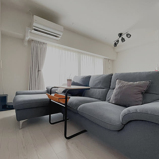 Lounge,ソファー,リビング,マンション,二人暮らし,ニトリのソファー,ふたり暮らし,マンション暮らし,IKEA,IKEA 雑貨,IKEAサイドテーブル,サイドテーブル,コの字の家具,おうち時間 ogapipipi_の部屋