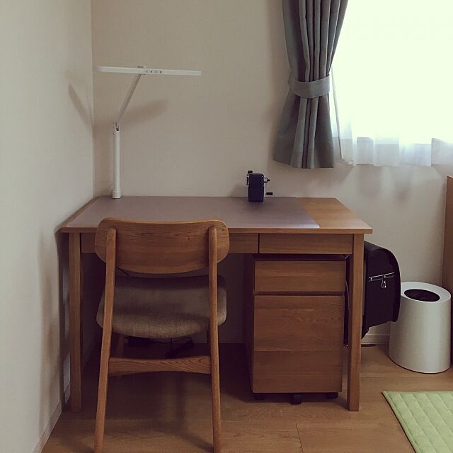 My Desk,学習机,momo natural,無印良品,unico カーテン aosakuの部屋