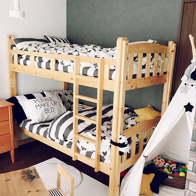 Bedroom,ニトリ布団カバー,男の子部屋,kids room,ティピー,ルイスポールセン,☆星★,2段ベット,ハンドメイド雑貨,sisdesign MONOTONE kaorii.tの部屋