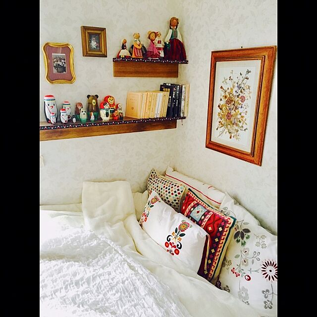 Bedroom,ヴィンテージ,アンティーク,クッション,チェコ雑貨,東欧雑貨,東欧のおばあちゃんの部屋,東欧 choroの部屋