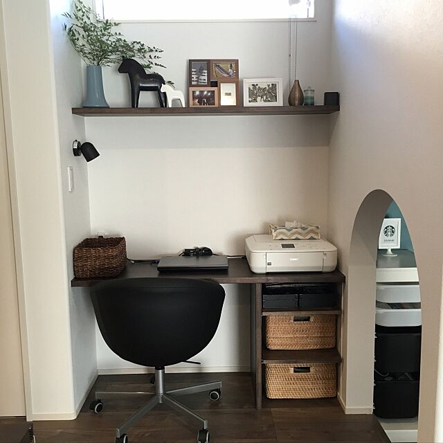 My Desk,パソコンデスク,造作カウンター,R壁,Francfranc,ニトリ,無印良品,北欧,IKEA,Dフロア ウォルナット,スキップフロア flower___homeの部屋