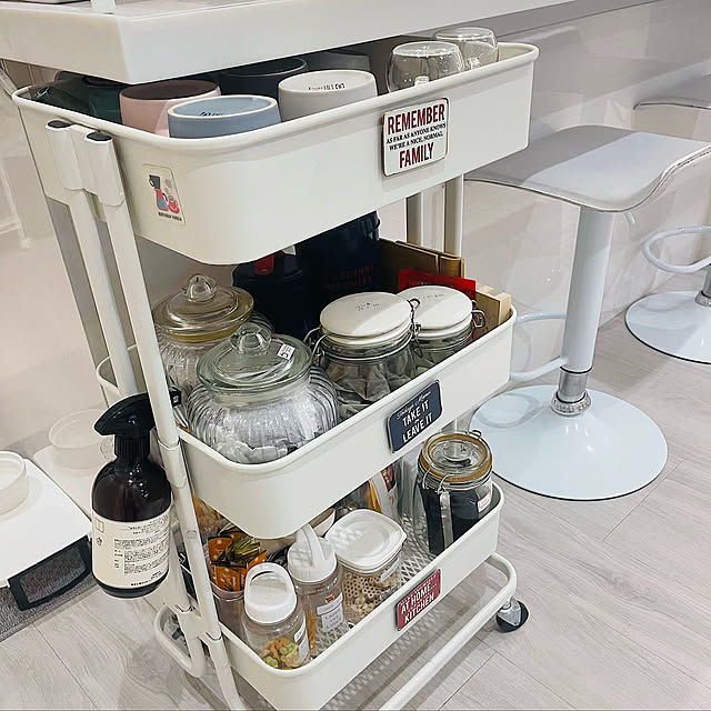 イケアRÅSKOG/ロースコグ10周年,犬のいる暮らし,白,キャスター付きワゴン,カウンターチェア,アイランドキッチン,IKEA,Kitchen kaicocoの部屋