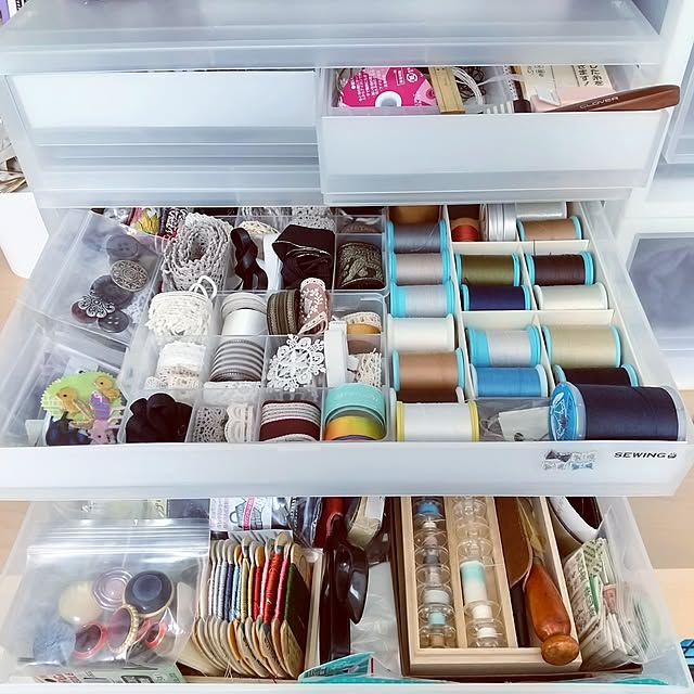 My Desk,小物収納,無印良品,ポリプロピレンケース 引出式 浅型,引き出し収納,手芸用品,百均,ジッパー付き袋,カテゴリー別収納,空き箱リメイク,お菓子の箱再利用,重ねて収納,ポリプロピレン引出式深型 meiの部屋