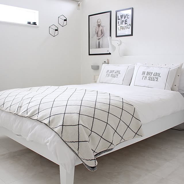シンプルインテリア,モノトーン インテリア,白黒グレー,sisdesign MONOTONE,モノトーン　,MONOTONE,ベッドルーム monosisの部屋