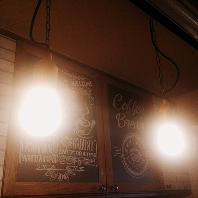 Kitchen,黒板,セリアLED電球,SMD電球ペンダントライト,チョークアート,アクリル絵の具,台風,停電中,Daily RoomClip,デイリーの掲載、ありがとうございます,デイリールームクリップ,300いいね！ありがとうございます☆ Hideの部屋