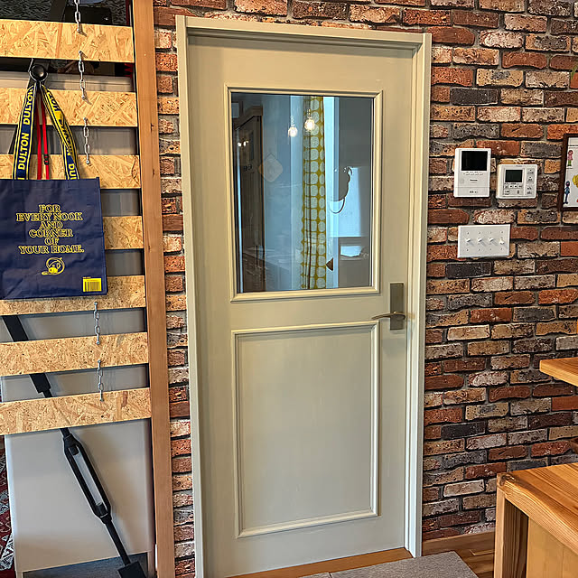 Entrance,わが家のドア,中古住宅,中古を買ってリノベーション,DIY,ミッドセンチュリー,塗装,壁紙DIY tawashiの部屋