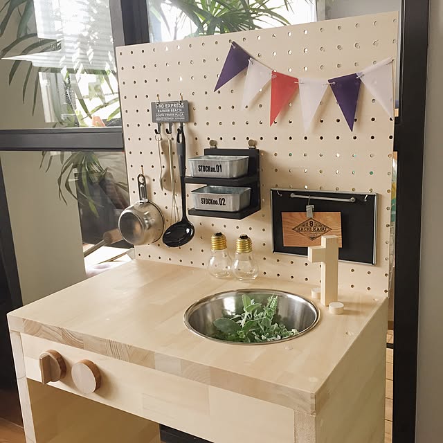 On Walls,男前インテリア,リノベーション,ペグボード,ブルックリンスタイル,こどもと暮らす。,塩系インテリアの会,ガラス,塩系インテリア,DIY,セリア,こどもアイテム,インダストリアル a.ONOの部屋