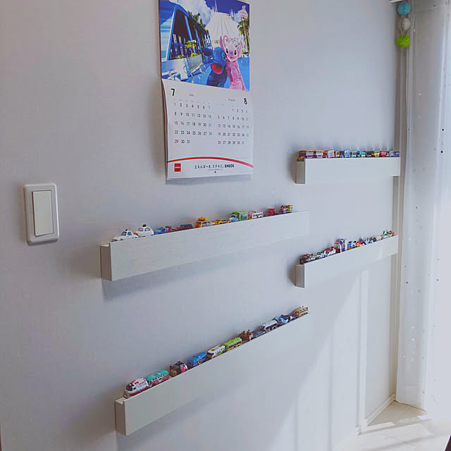 On Walls,長押,壁に付けられる家具,トミカ収納,トミカ,子供部屋,収納,マンション,生活感をなくしたい,5人家族,白が好き,モノトーンに憧れて,白黒化計画,白黒グレー,無印良品,白黒インテリア,モノトーン,モノトーンインテリア,ホワイト化,セリア,やわらかモノトーン kikujiroの部屋