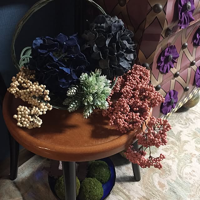 Lounge,ローラアシュレイのラグ,ICL by Sazaby,デニム紫陽花,ペッパーベリー,マッケンジーチャイルズ,しゃれとんしゃあ会,壁紙屋本舗,アートをインテリアに取り入れたい,いなざうるす屋さん,セルフペイント,アート,フェイクモス,100均,ダイソー okyame-chanの部屋