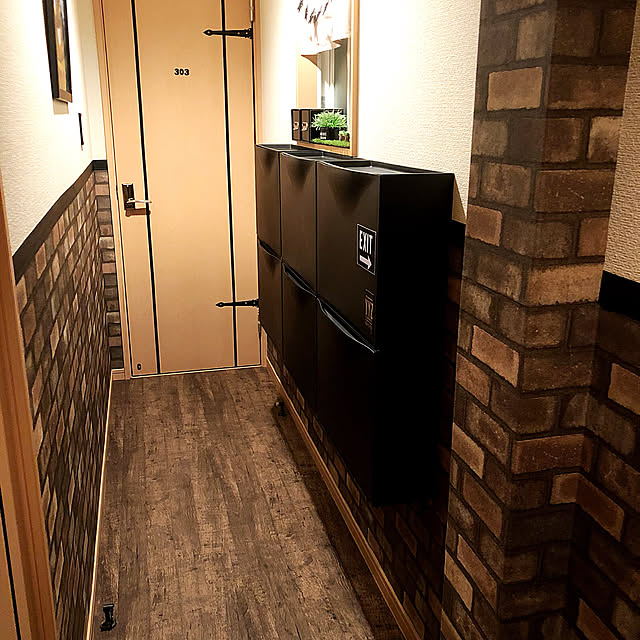 On Walls,壁面収納,IKEA TRONES,○○の代用品,10000人の暮らし,いいね、フォロー本当に感謝です♡,レンガ壁紙,セルフリノベーション,壁 DIY,3階廊下,DIY,ナンバーネイル,廊下改造計画,シューズキャビネット kaerucoの部屋