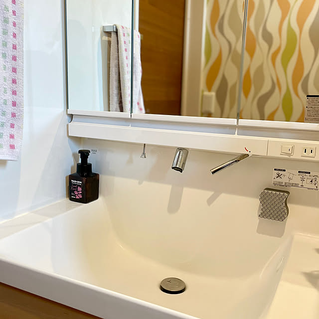 リクシルの洗面台,ニトリ,貼り付くスポンジ,小掃除,洗面所スポンジ,日用品,WASH BON,Bathroom yoの部屋