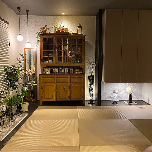 Overview,seanaちゃんからのプレゼント,インテリア格子,LIXIL,観葉植物,ペンダントライト,ダウンライト,和モダン,吊り押入れ,アイアンプランタースタンド,間接照明,DIY yumirilの部屋