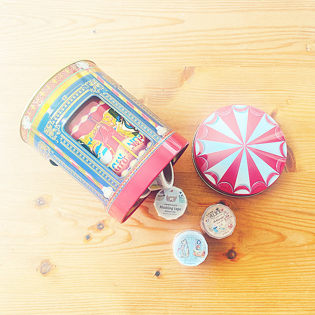 My Desk,オルゴール付き,お菓子缶,ナチュラル,一人暮らし,北欧,誕生日プレゼント,いただきもの♡,ありがとう♡,お菓子 privateroomの部屋