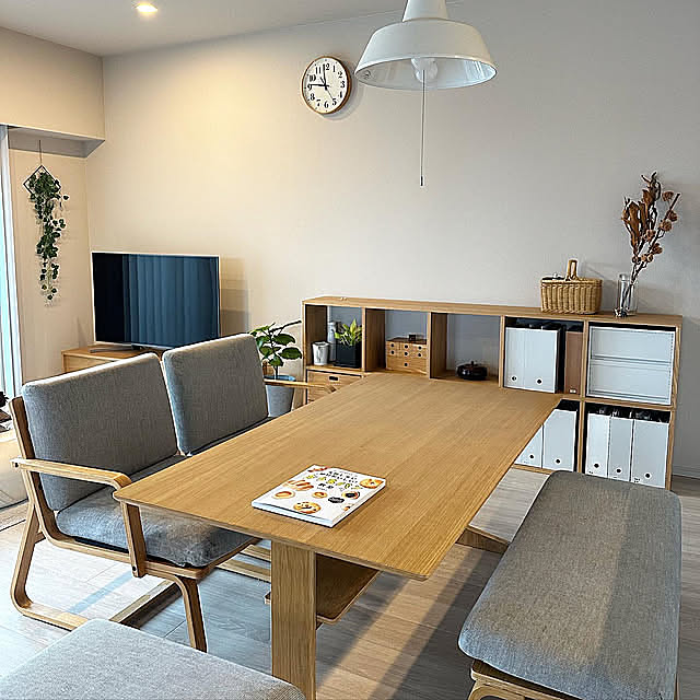 リビングでもダイニングでも使えるシリーズ,5人家族,シンプルな暮らし,縦長リビング,マンション暮らし,すっきり暮らす,子供のいる暮らし,無印家具,余白のある暮らし,マンションライフ,模様替え,Overview MAYUの部屋