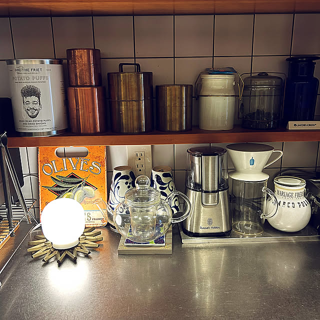 Kitchen,棚,無印良品,コーヒーミル,便利グッズ,コーヒードリッパー,コーヒー缶,お茶缶,シリコンライト happy-sachiの部屋
