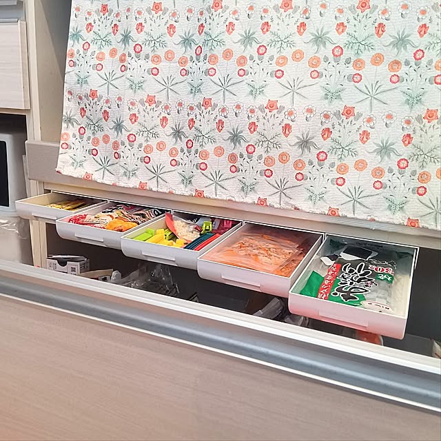 Kitchen,デッドスペース,イベント参加,ダイソー,取り付け式引き出し,カップボード収納,スライド式収納,収納アイデア,食品収納,快適に暮らしたい,隙間を有効活用したい。,簡単DIY,隙間収納,隙間活用,引き出し収納,キッチン収納,収納力アップ,引き出しの中に引き出し収納,狭い隙間に収納,取り出しやすい h.t.の部屋