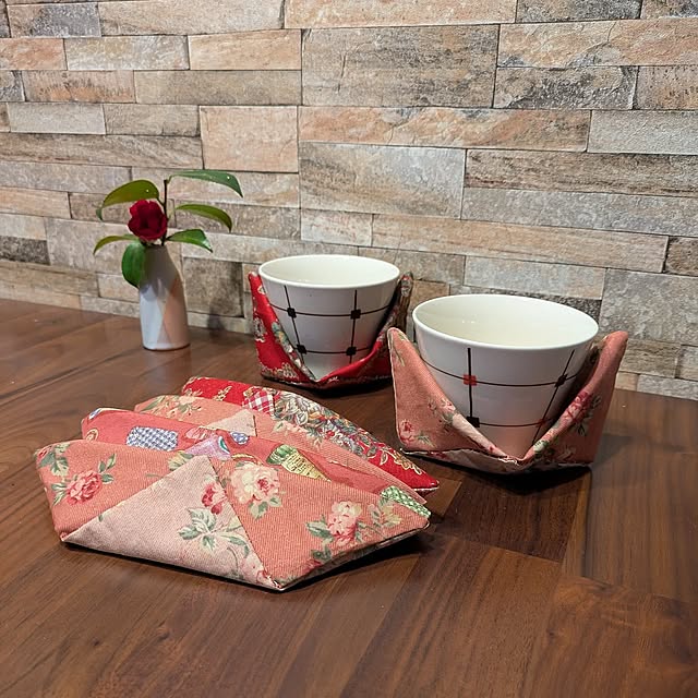 My Shelf,ハンドメイド,パッチワーク,ハギレ活用,ritsukoちゃんありがとう,舟型コースター,冬,花瓶,マグカップ,額縁屋さんの戦利品,ラテマグ,昭和レトロ Renの部屋