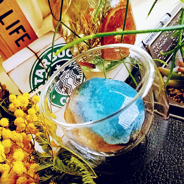 Lounge,窓辺,ごちゃごちゃ,賃貸,ダイソー,雑貨,男前,ハンドメイド,ミモザ,スタバ,ステンシル,ハーバリウム,手作り石鹸,ダブルウォールグラス,宝石石鹸,プチプラアイテムを使ったインテリア 2menmamaの部屋