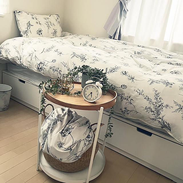 Bedroom,モノトーンインテリア,IKEA フェイクグリーン,IKEAばかりだった,モノトーン白黒グレー,モノトーン大好き,モノトーンLOVE,モノトーンインテリアにしたい,モノトーン好き♡,モノトーン化,モノトーンに憧れて,モノトーン好き,IKEAで作る北欧モノトーンインテリア,IKEAの時計,IKEAのサイドテーブルに雑貨を,IKEAのサイドテーブル,IKEAのベッド、マットレス,13歳　娘の部屋,デコホーム　ベッドカバー,デコホーム　ラインアートが好き rikuerinka86の部屋