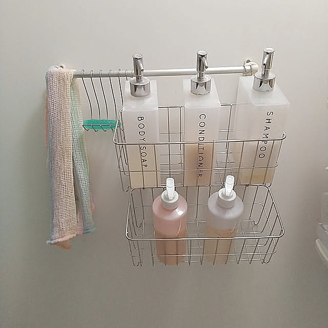 Bathroom,お風呂場,風呂場,風呂,バスルーム,シャンプー置き場,賃貸DIY,ひとり暮し,一人暮らし,賃貸,100均,Daiso,ダイソー,セリア,雑貨,一人暮らし女子,ワイヤーバスケット,3COINS,吊り下げ収納 ichigomilkの部屋
