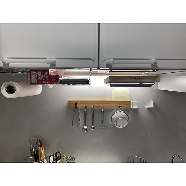 キッチンポリ袋収納,ラップ収納,まな板収納,まな板ホルダー,吊り下げラック,コストコキッチンペーパー,キッチンペーパーホルダー,夏のスペシャルクーポン,RoomClipショッピング,吊り下げ収納,調理道具,壁付けキッチン,ナイフラック,タカラスタンダード キッチン,エーデル,Kitchen,シンデレラフィット haticoの部屋