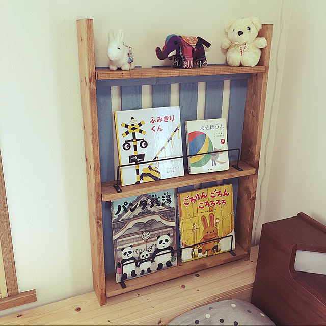 本棚DIY,子供のいる暮らし,百均diy,DIY,ナチュラル,本棚,4人家族,ダイソー,1×4材,セリア,Bedroom ityouの部屋