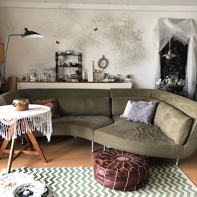 Lounge,アンティークコレクション,シーリングファン,セルジュ・ムーユ,フランソワ・ボーシェ,リーンロゼ ヤング,YANG,リーン・ロゼ,ソファ,コメントお気遣いなく♡,賃貸,クリエイティブをマインドに,飾るように暮らす,アルギュ,ロナン&エルワン・ブルレック,イームズ ストレージユニット kazaruyo-niの部屋