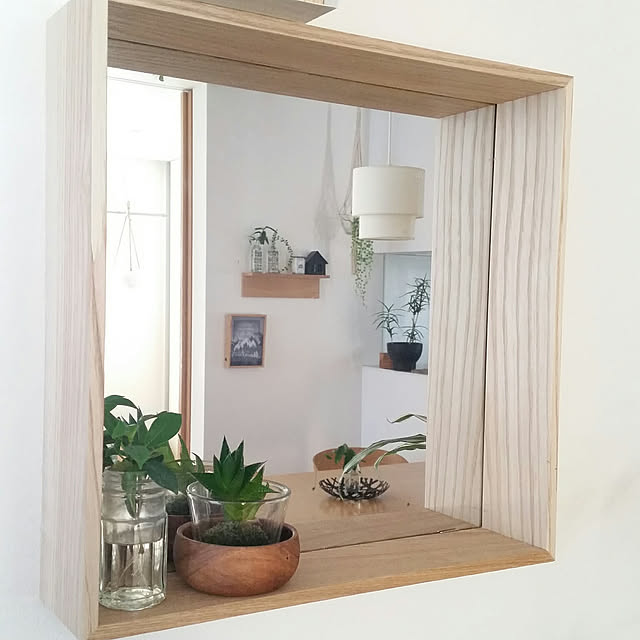 My Shelf,グリーンのある暮らし,白と木とグリーン,Instagram→chie_iiii,観葉植物,コメント嬉しいです♪,いつもいいねやコメントありがとう♡,フォロワーさんに感謝♡,ナチュラル,ニトリ,ニトリのミラー chieの部屋