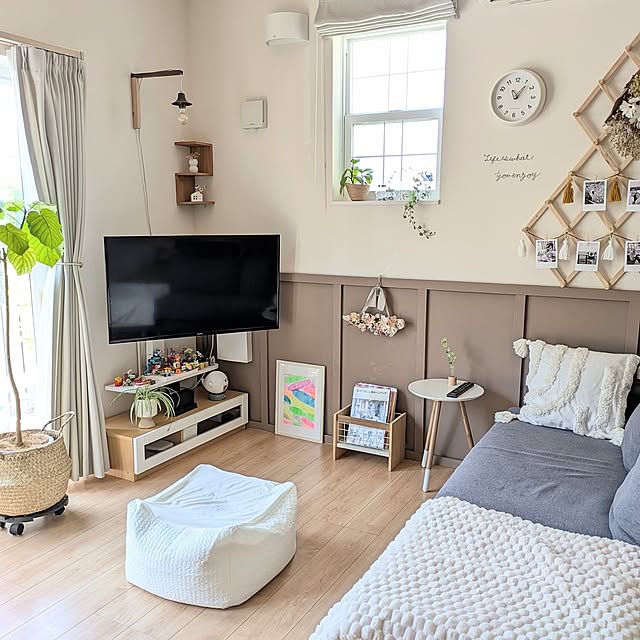 Lounge,DIY,ナチュラルインテリア,プチプラインテリア,DIYが好き,家具はほとんどDIY✨,100均大好き,子供の絵,子供の絵を飾る,子供のいる暮らし,ニトリ,ビーズクッションカバー mimikoの部屋