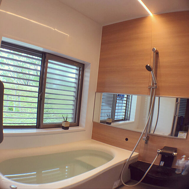 Bathroom,庭の見えるお風呂,ルーバー窓,パナソニックバスルーム Hiroshige66の部屋