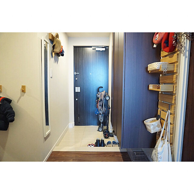 狭い玄関ももっと使いやすく マネしたくなる収納術10選 Roomclip Mag 暮らしとインテリアのwebマガジン