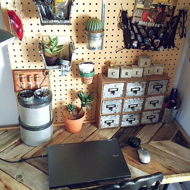 My Desk,アトリエコーナー,ペグボード,ワークデスク,パソコン,DIY,ヘリンボーン,流木 Chiakiの部屋