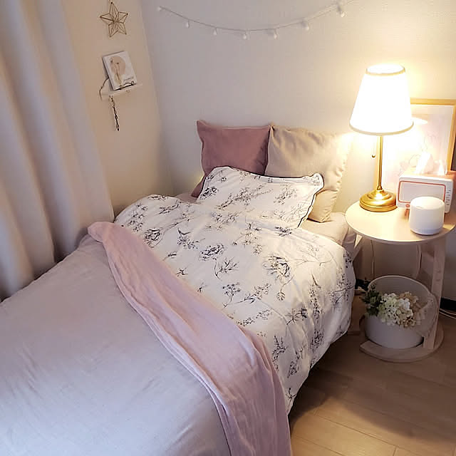 Bedroom,好きな時間,賃貸でも楽しく♪,賃貸でも可愛く♪,賃貸,韓国インテリア,ホワイトナチュラル,ニトリデコホーム,IKEA,紫陽花,せまいおうち,ベッド,ガーゼケット,くすみピンク pinonの部屋