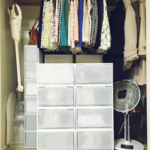 My Shelf,一人暮らし,賃貸,整理収納部,無印良品,クローゼット,makitaの掃除機,扇風機,衣装ケース,ダイソー目隠し mutsumiの部屋