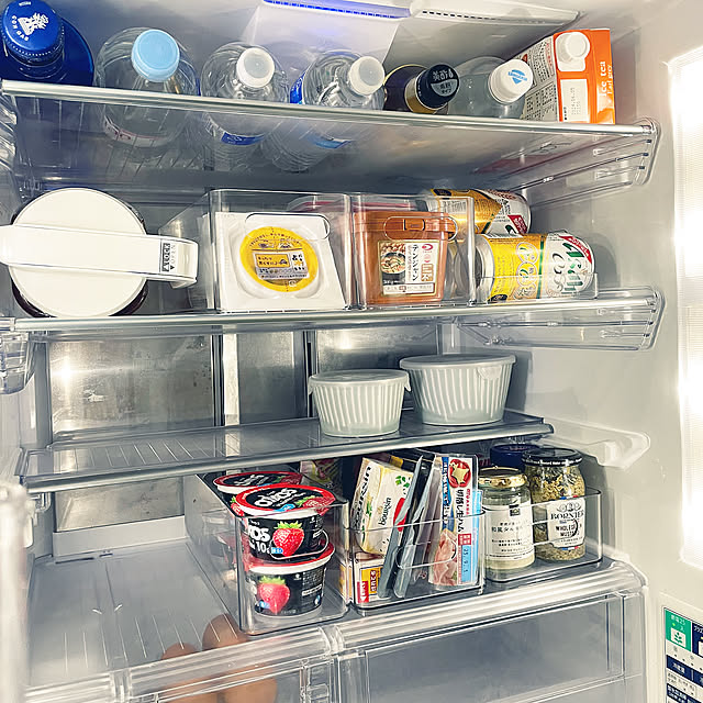 Kitchen,撮影協力は娘の手,パッと見でわかる,スペース確保大事,分類別収納,出し入れしやすく,透明がわかりやすい,管理しやすい,冷蔵庫中収納ケ-ス,冷蔵庫トレー,ニトリ,定番アイテム,買い出し前,賞味期限切れをなくす収納,ニトリ冷蔵庫収納 kawauso15の部屋