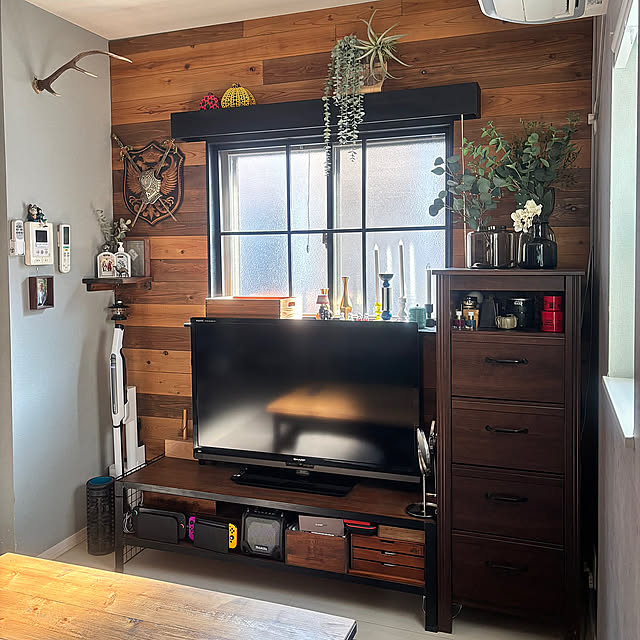 Lounge,窓枠DIY,壁DIY,ワトコオイル,DIY chicaの部屋