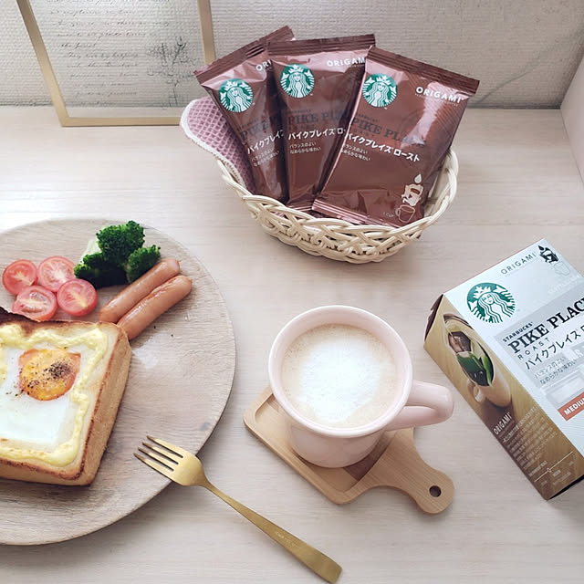 My Desk,おうちカフェ,スターバックス,コーヒータイム,コーヒーのある暮らし,パイクプレイス,賃貸でも楽しく♪,ナチュラル雑貨,朝ごはん,ラピュタパン,カフェオレ,モニター中 pinonの部屋