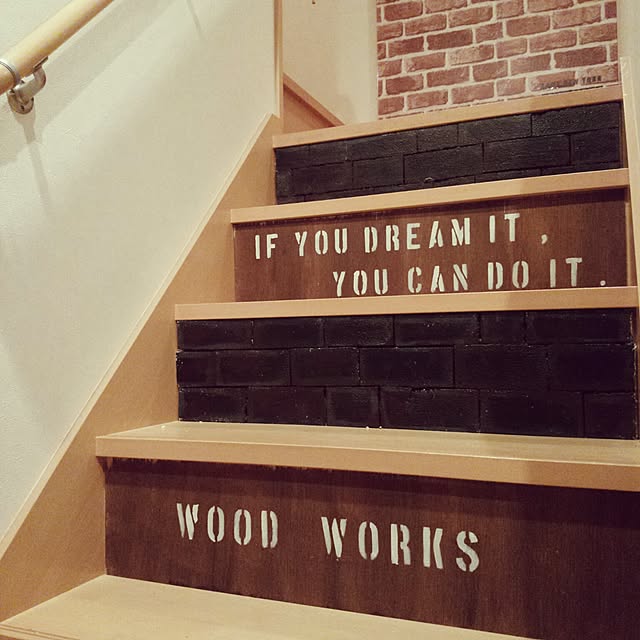 On Walls,DIY,男前,レンガ風,ステンシル,階段 aya-woodworksの部屋